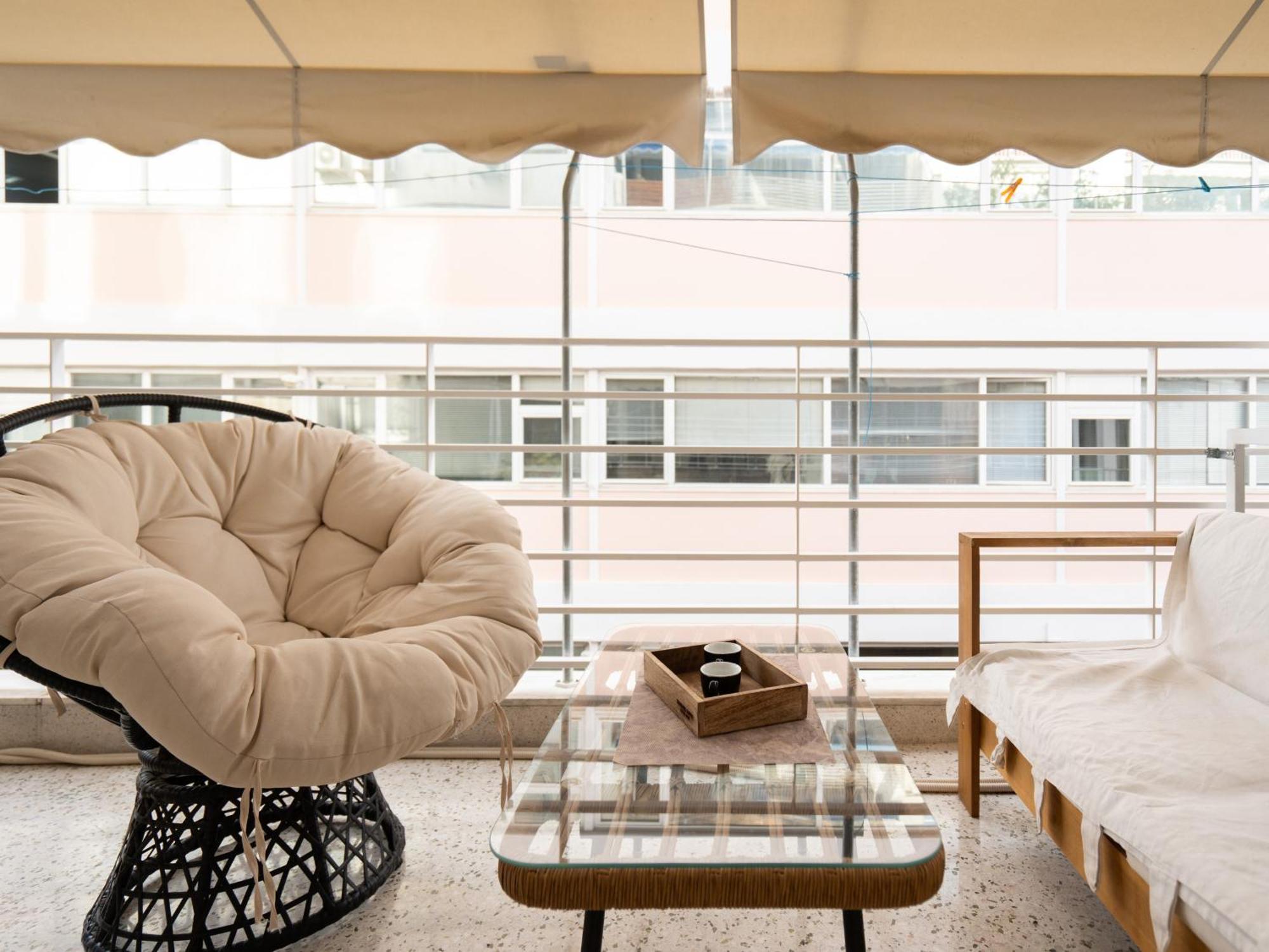 A Place 4U No6 - City Escape With Balcony Lounge & Open Living Space Афины Экстерьер фото